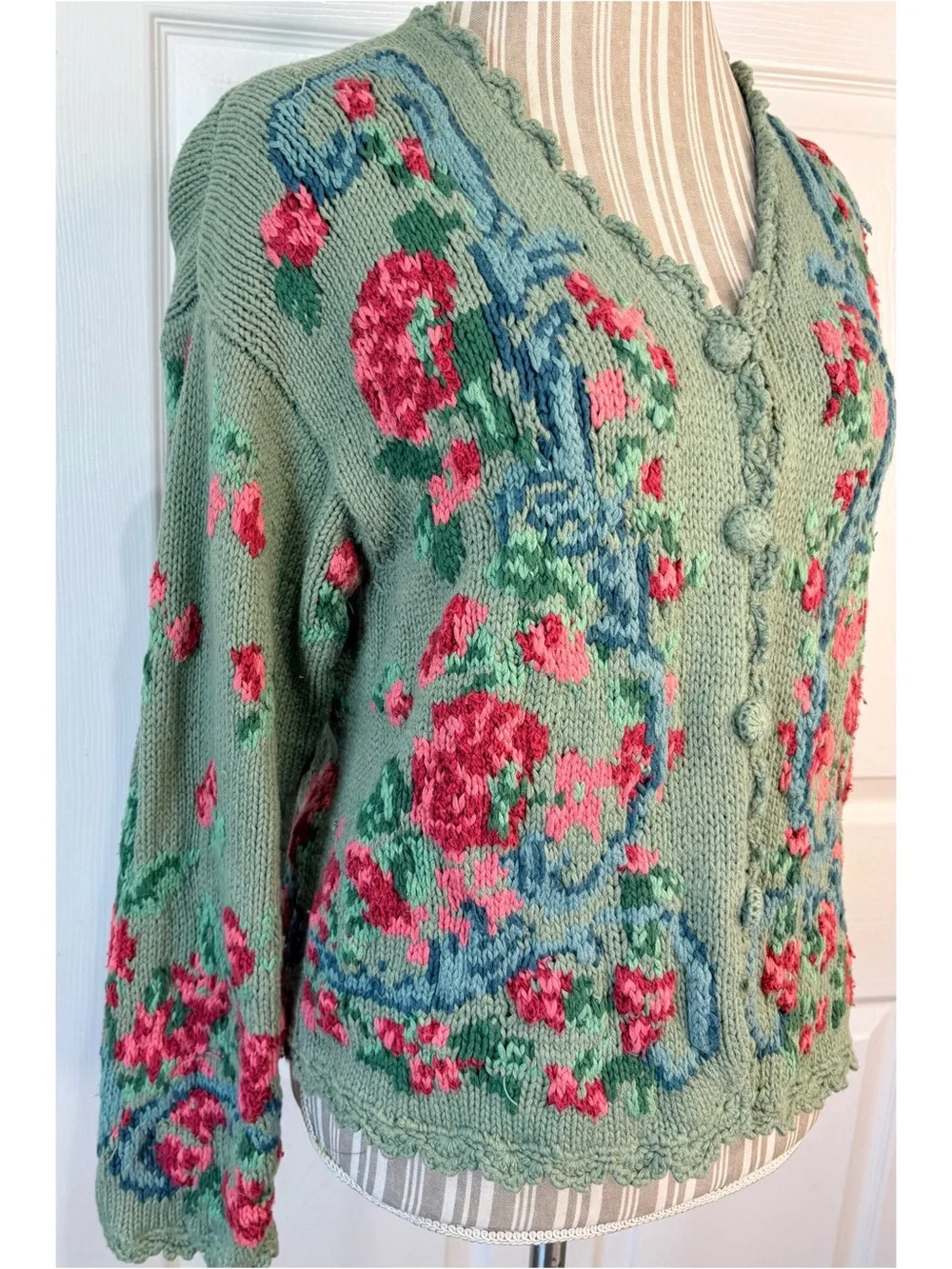 90s Liz Claiborne LizSport Hand Knit Sage Green Floral Cardigan Sweater Medium - Picture 2 of 8